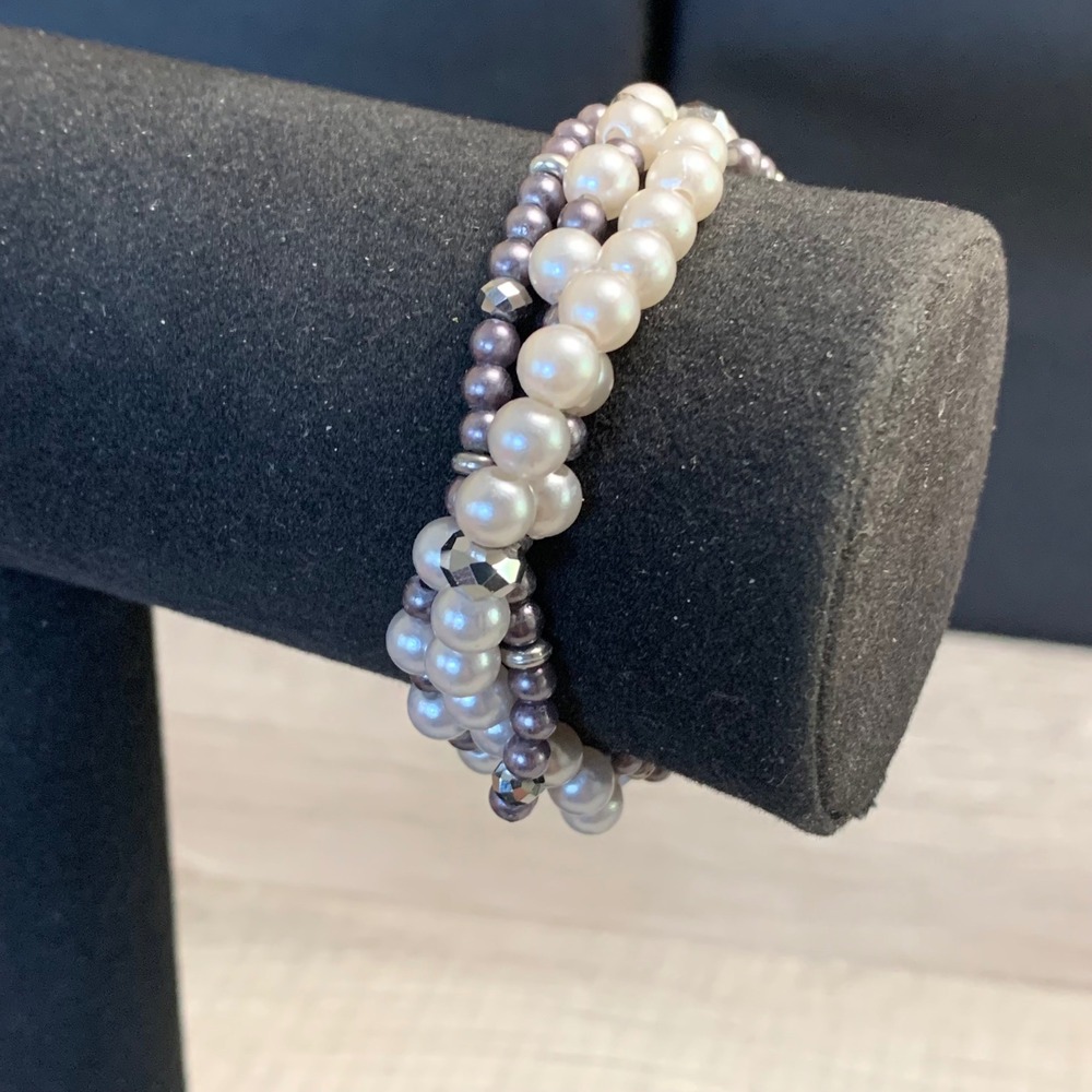 Faux Pearl Multi Strand Stretch Bracelet Cream Mauve Silver Tone Accents 4590